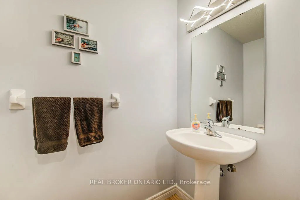 Photo 6 of 678 Interlaken Drive, Waterloo — HOMEH