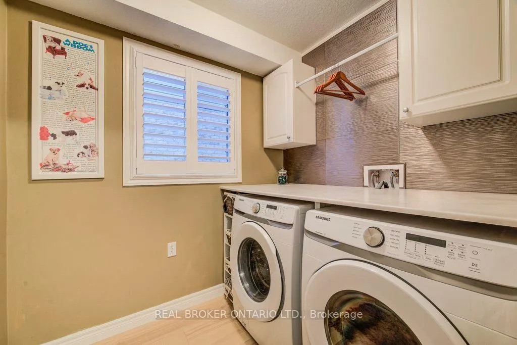 Photo 7 of 678 Interlaken Drive, Waterloo — HOMEH