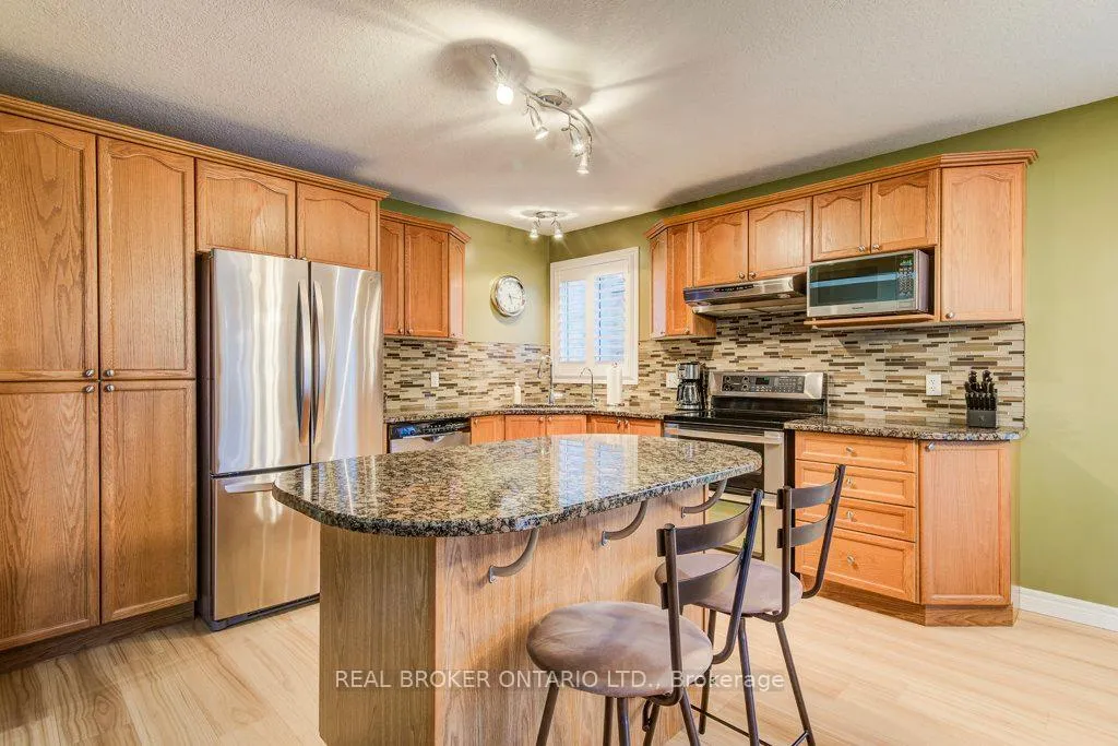Photo 12 of 678 Interlaken Drive, Waterloo — HOMEH