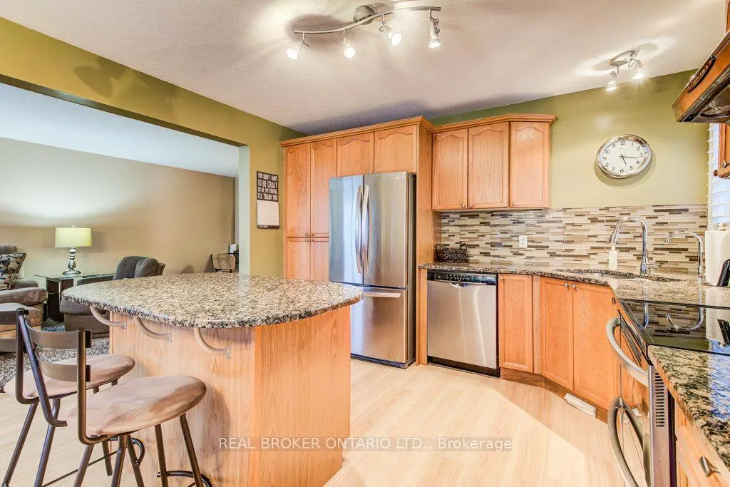 Photo 14 of 678 Interlaken Drive, Waterloo — HOMEH