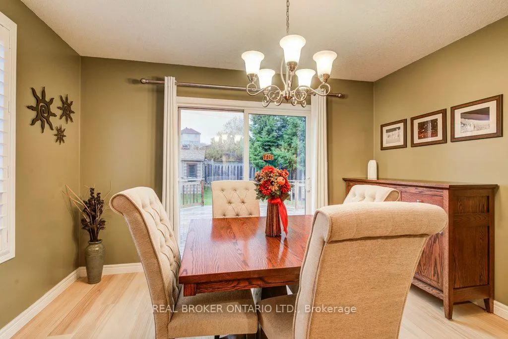 Photo 17 of 678 Interlaken Drive, Waterloo — HOMEH