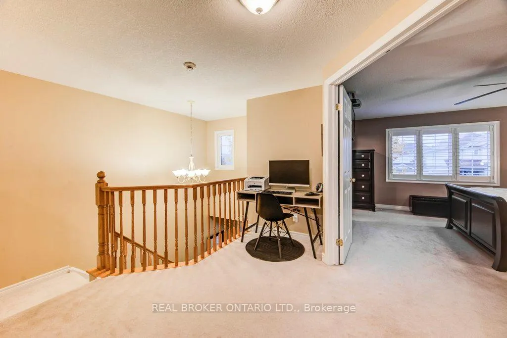 Photo 18 of 678 Interlaken Drive, Waterloo — HOMEH