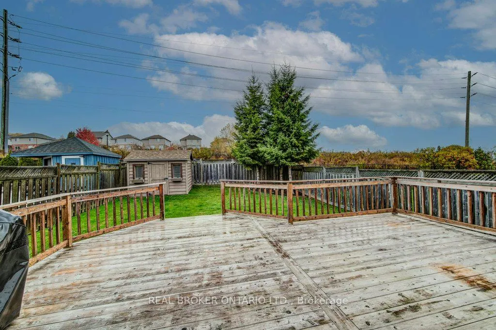 Photo 34 of 678 Interlaken Drive, Waterloo — HOMEH
