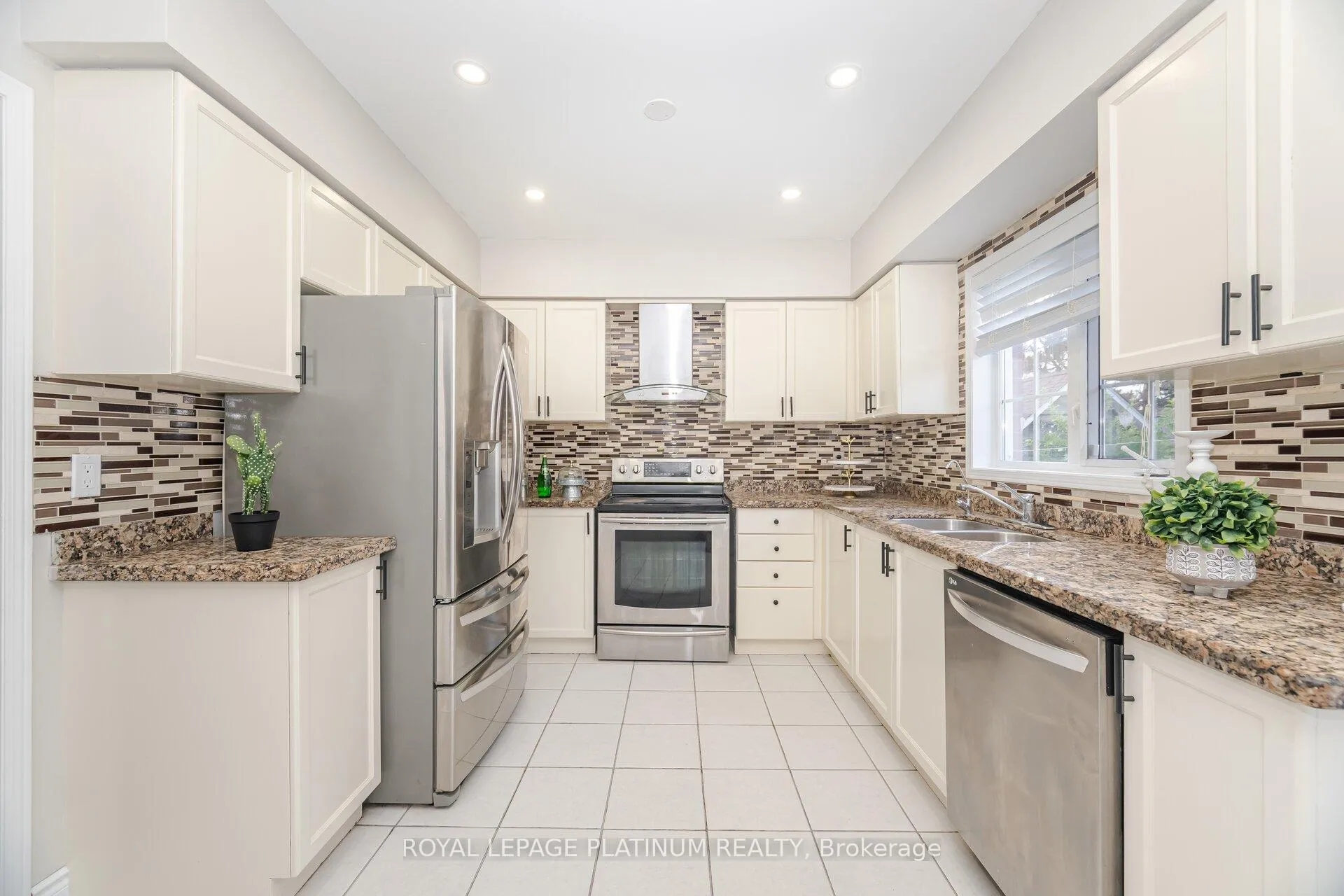 Photo 18 of 63 Culture Crescent, Brampton, Fletcher's Creek Village — HOMEH