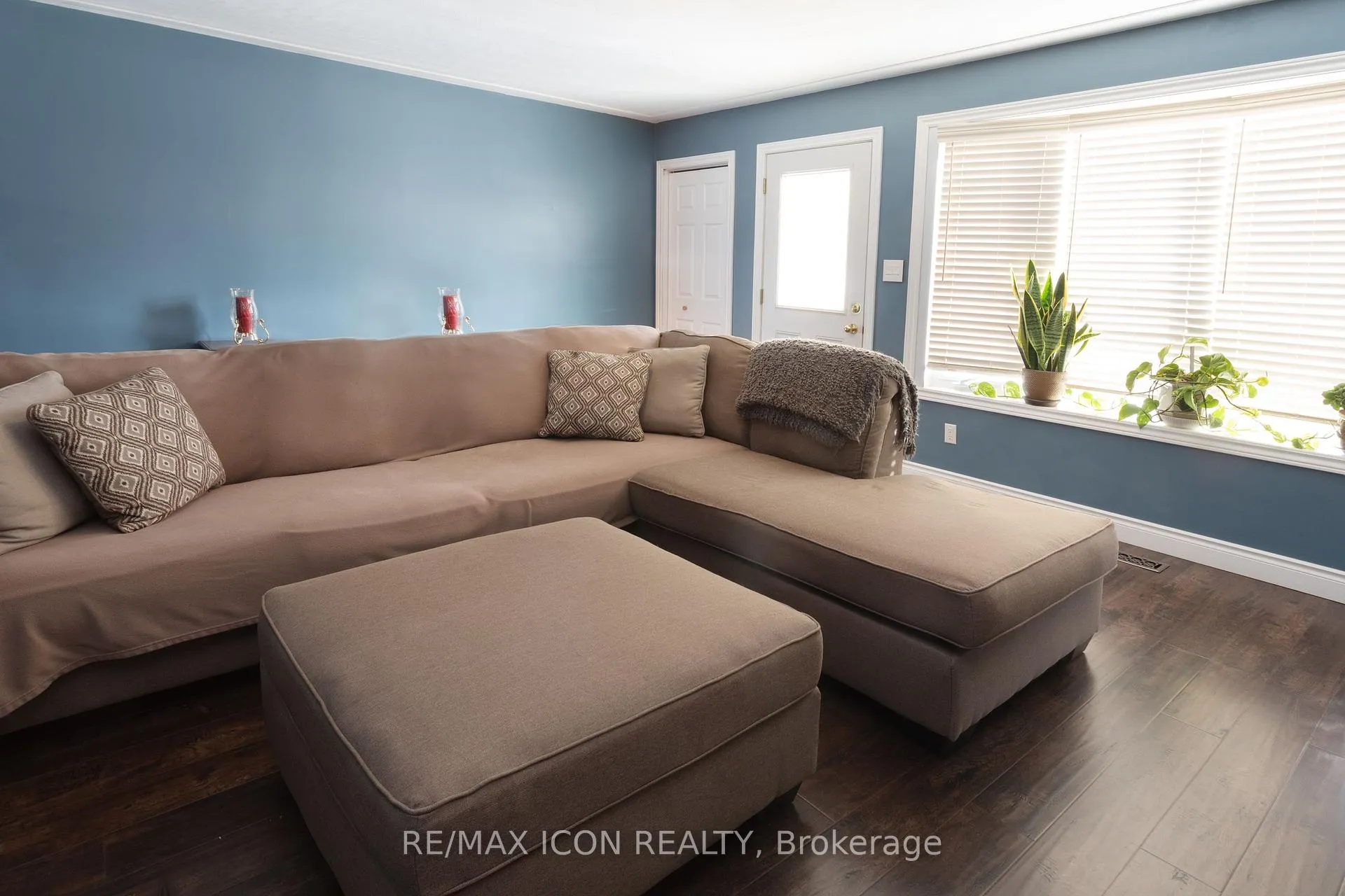 Photo 3 of 22 Shea Crescent, Kitchener — HOMEH