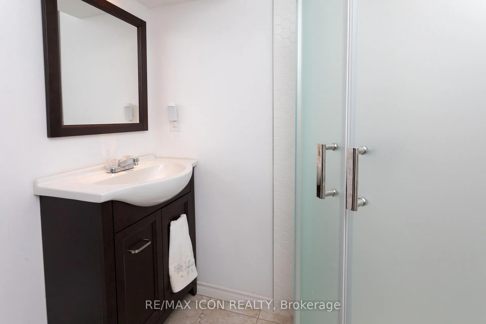 Photo 17 of 22 Shea Crescent, Kitchener — HOMEH