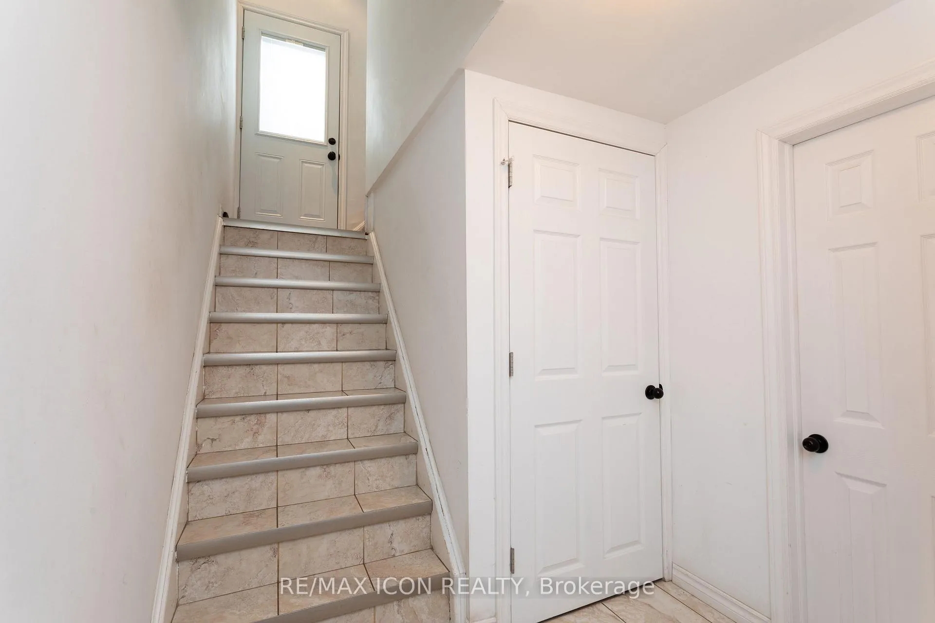 Photo 19 of 22 Shea Crescent, Kitchener — HOMEH