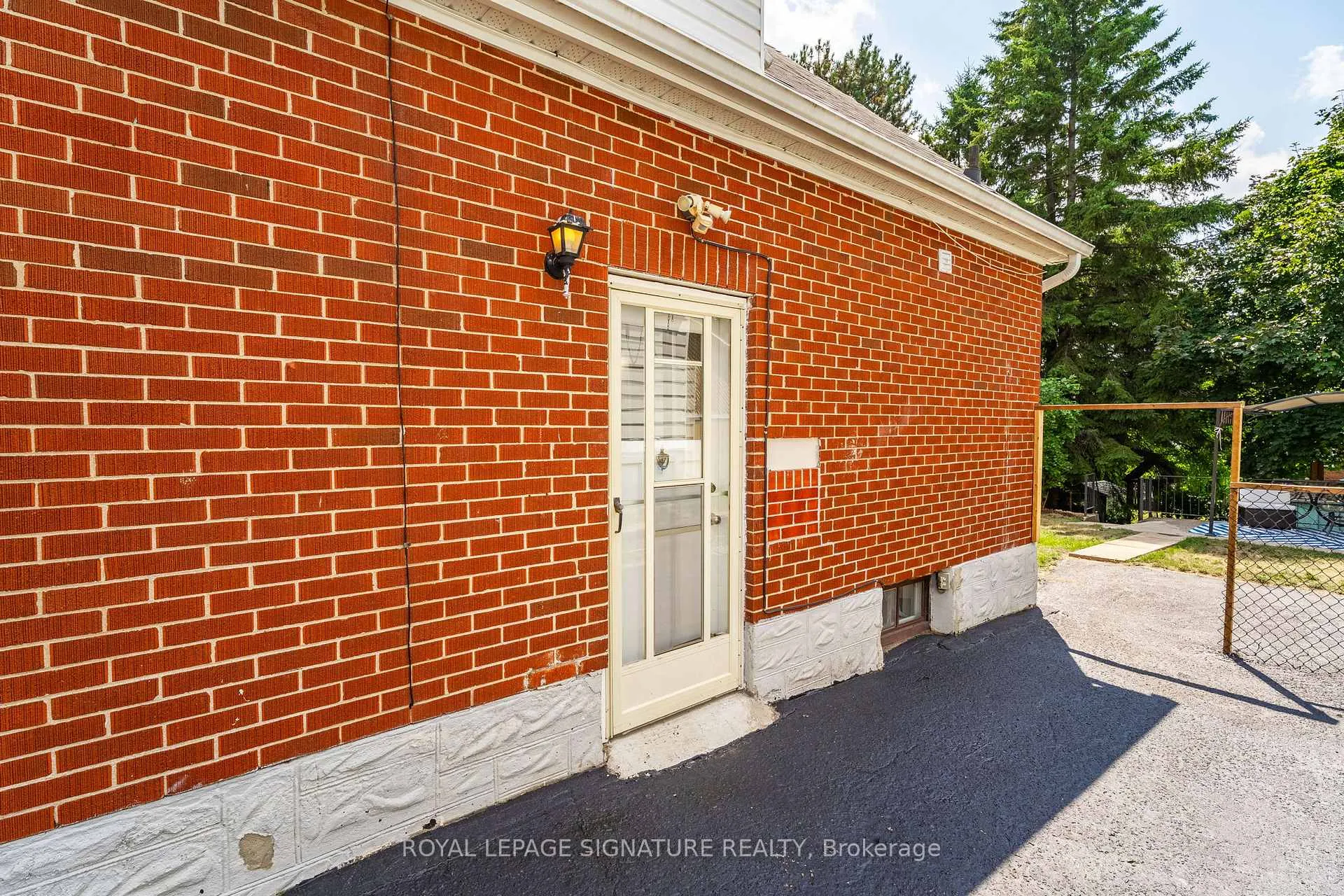Photo 26 of 115 Lancaster Street W, Kitchener — HOMEH