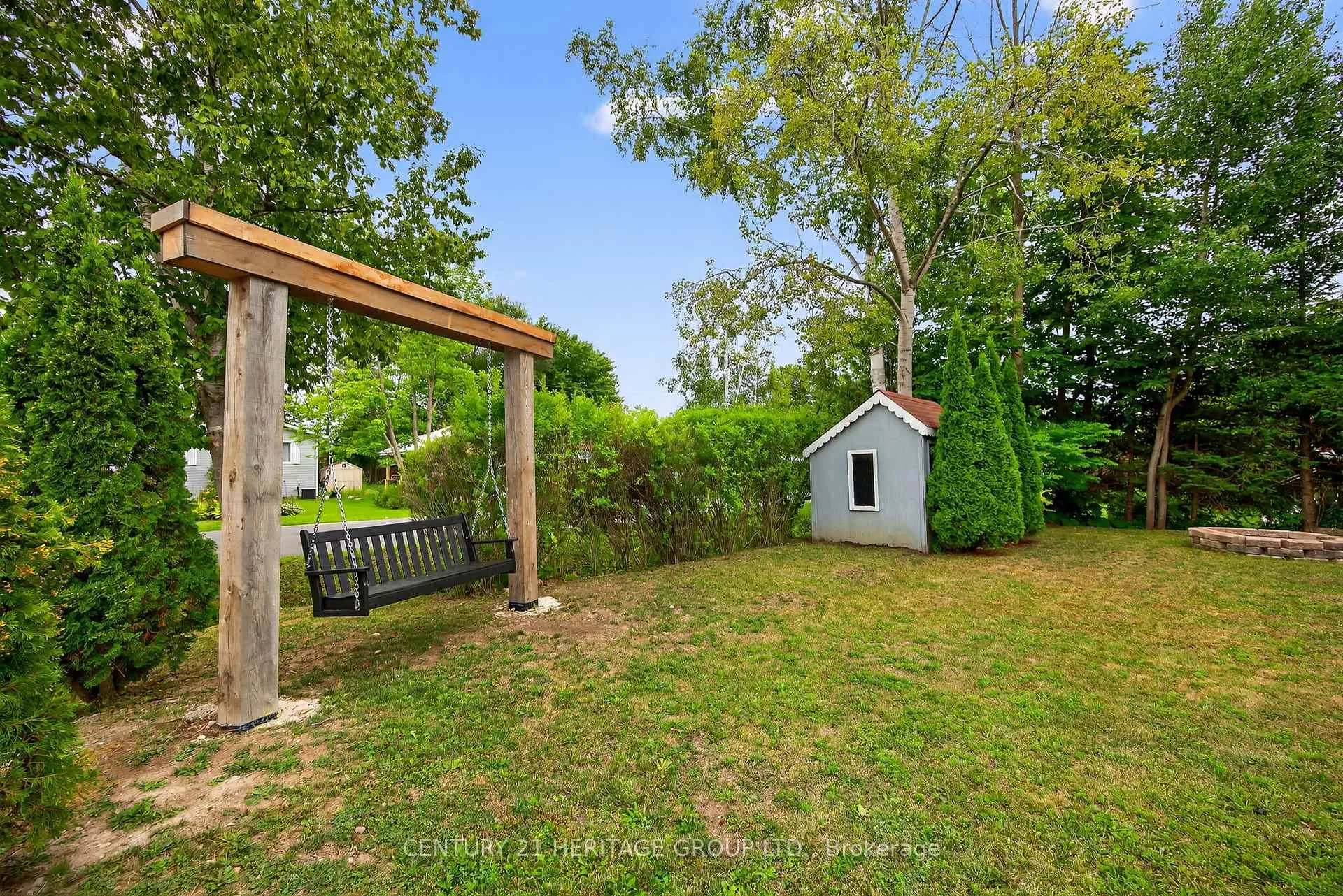 Photo 4 of 1282 Temple Avenue, Innisfil, Lefroy — HOMEH
