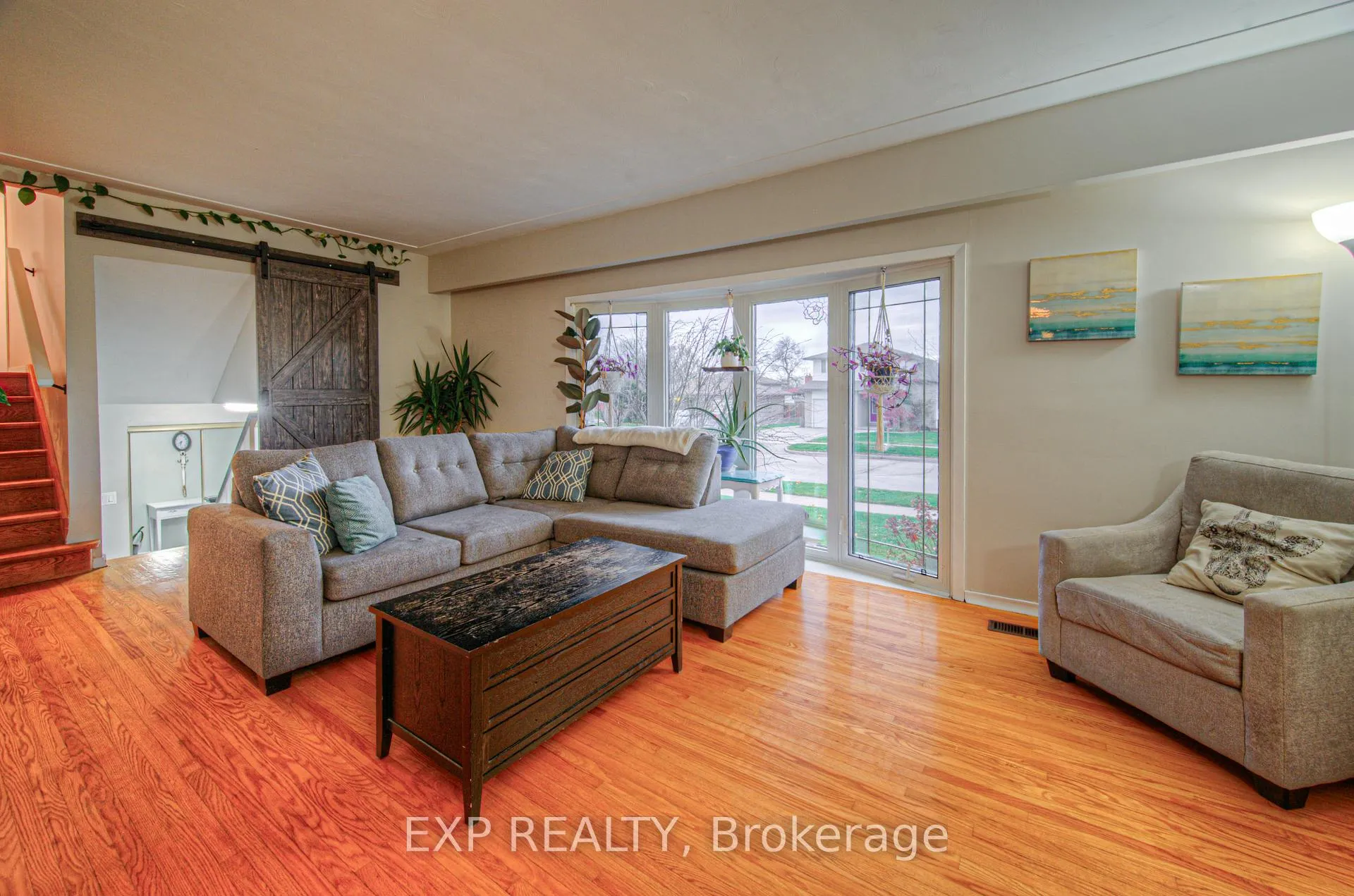Photo 11 of 148 Strathcona Crescent, Kitchener — HOMEH
