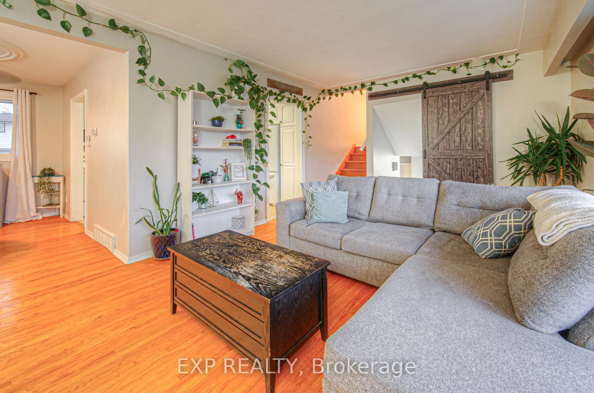 Photo 13 of 148 Strathcona Crescent, Kitchener — HOMEH