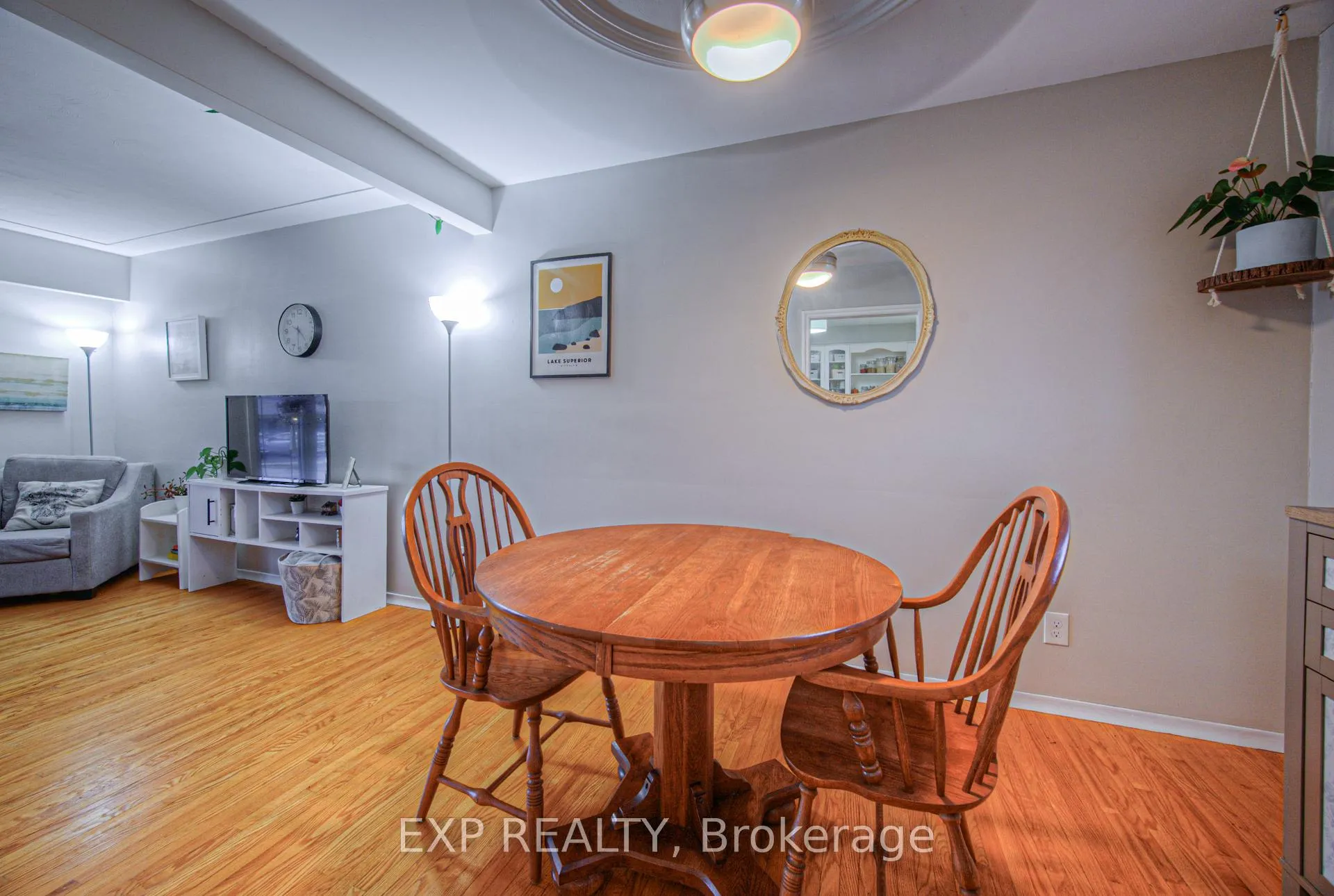 Photo 15 of 148 Strathcona Crescent, Kitchener — HOMEH