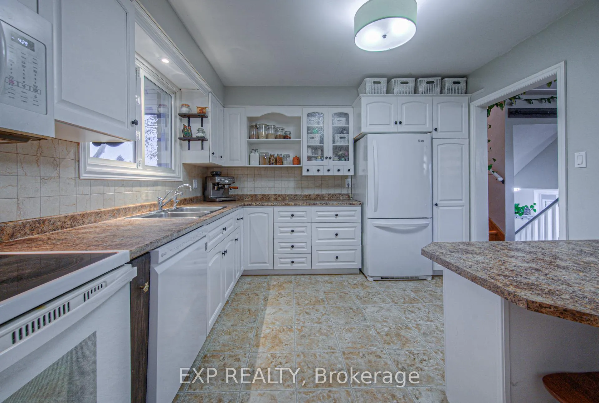 Photo 16 of 148 Strathcona Crescent, Kitchener — HOMEH