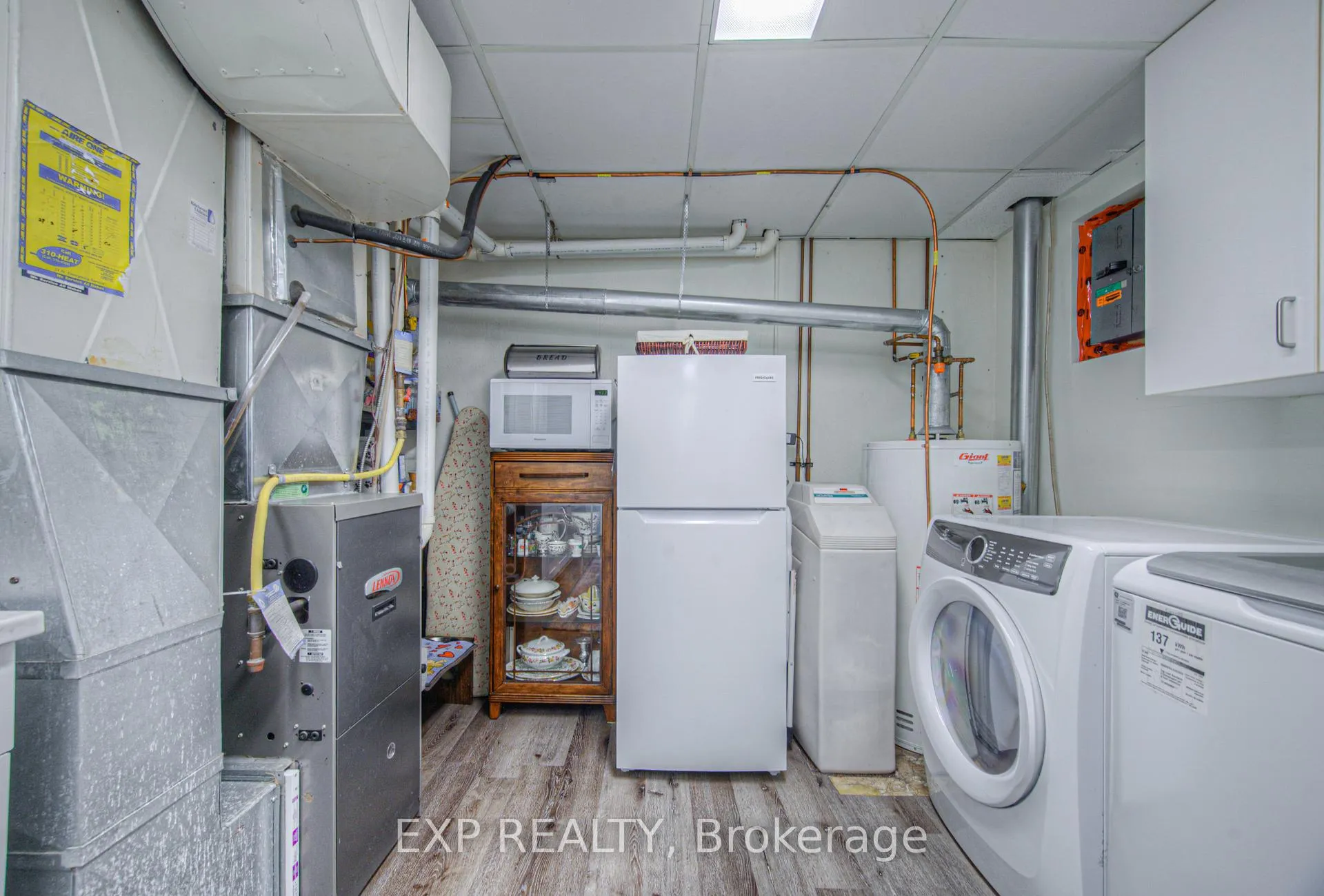 Photo 37 of 148 Strathcona Crescent, Kitchener — HOMEH