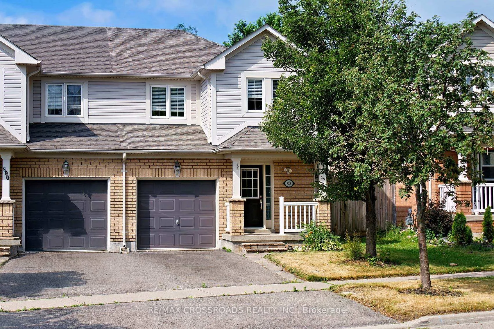 Front of 988 Southport Drive