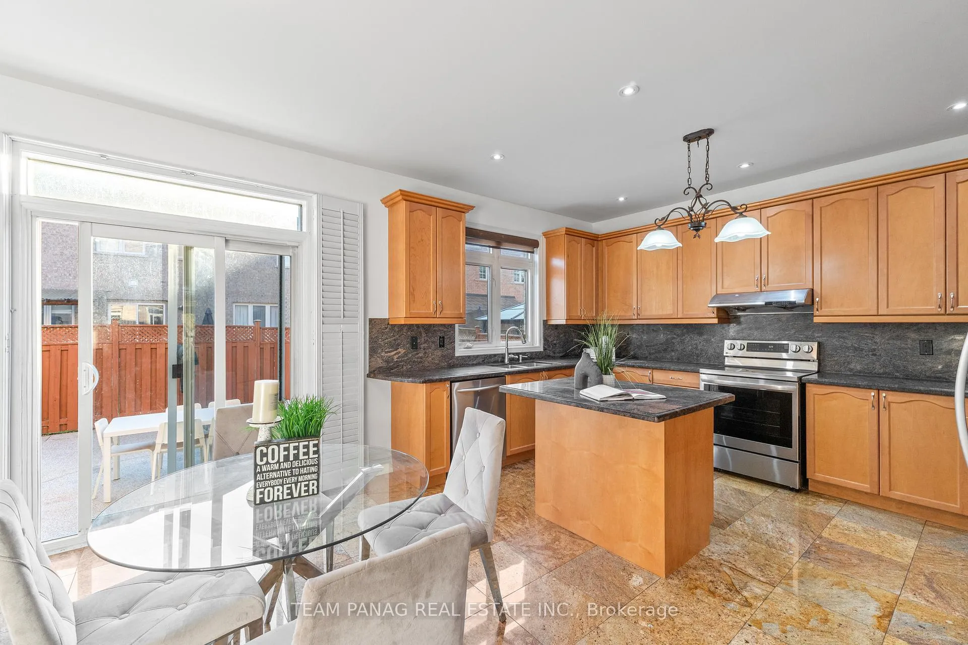 Photo 11 of 20 Lion Pride Lane, Brampton, Sandringham-Wellington — HOMEH