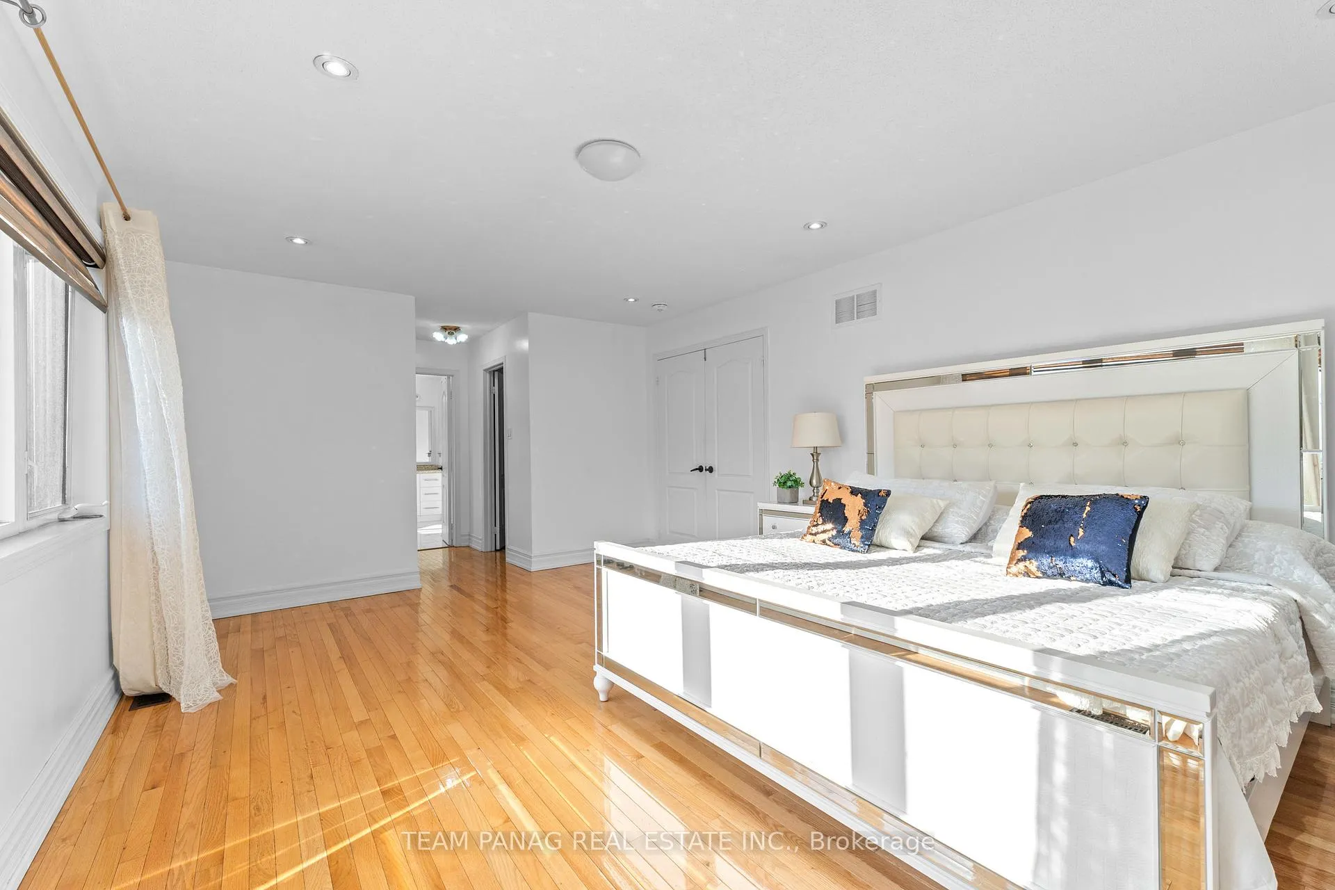 Photo 22 of 20 Lion Pride Lane, Brampton, Sandringham-Wellington — HOMEH
