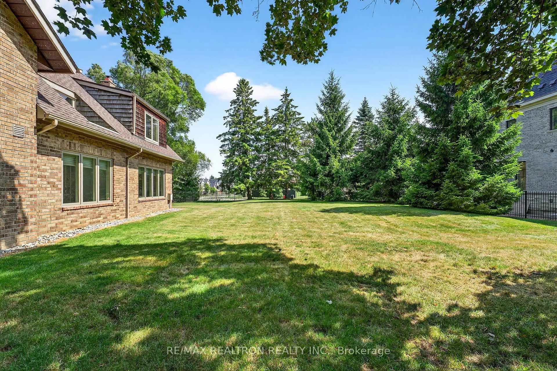 Photo 39 of 2 Aukland Lane, King, King City — HOMEH