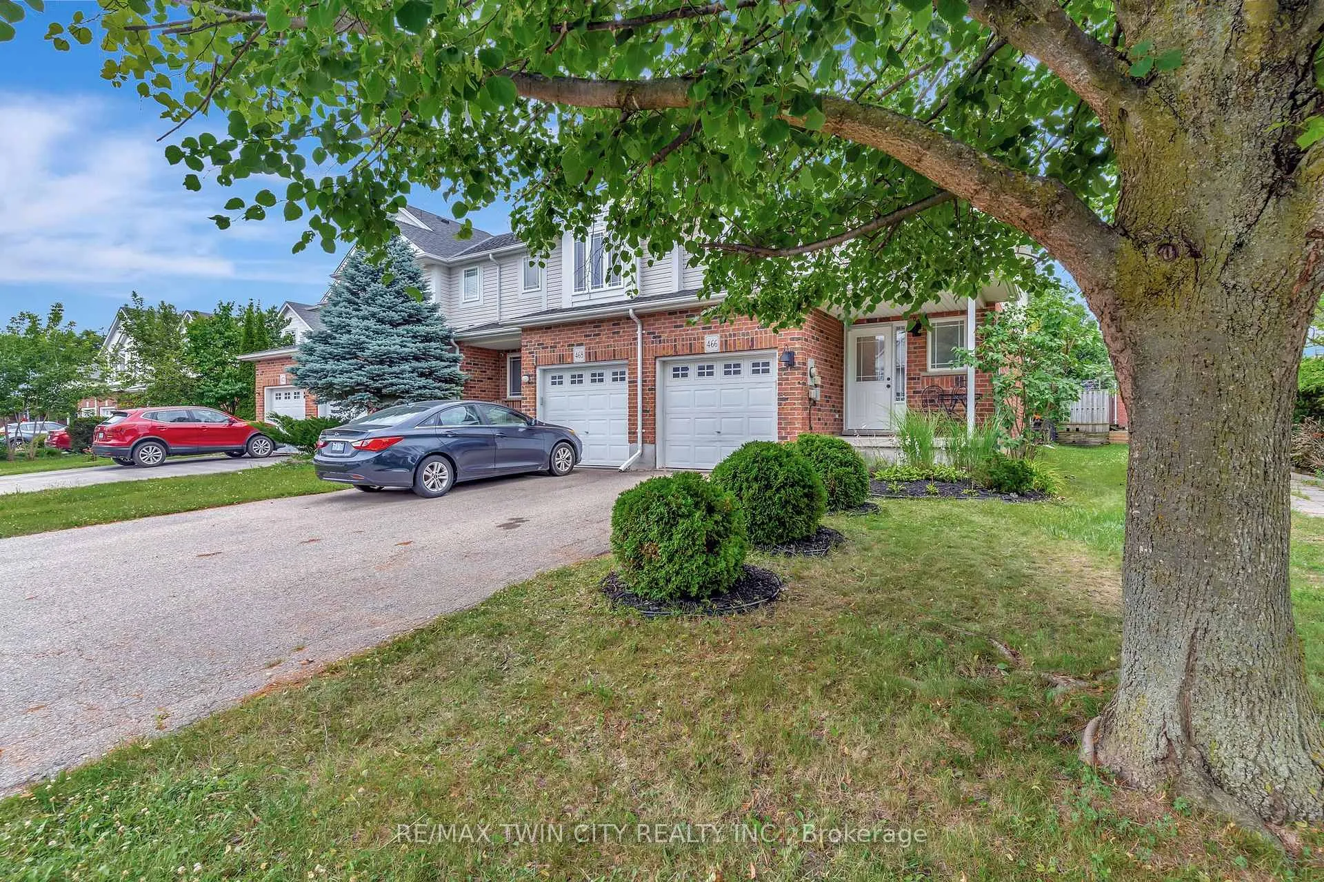 Photo 3 of 466 Annapolis Court, Waterloo — HOMEH