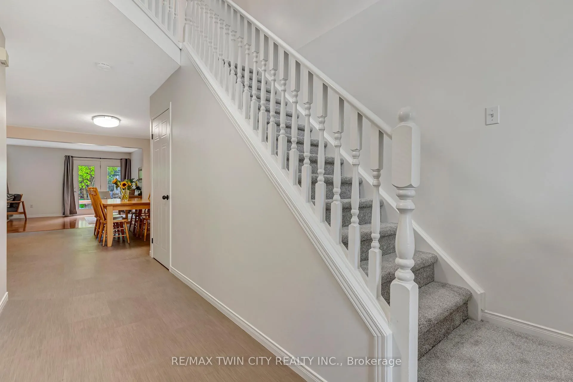 Photo 6 of 466 Annapolis Court, Waterloo — HOMEH