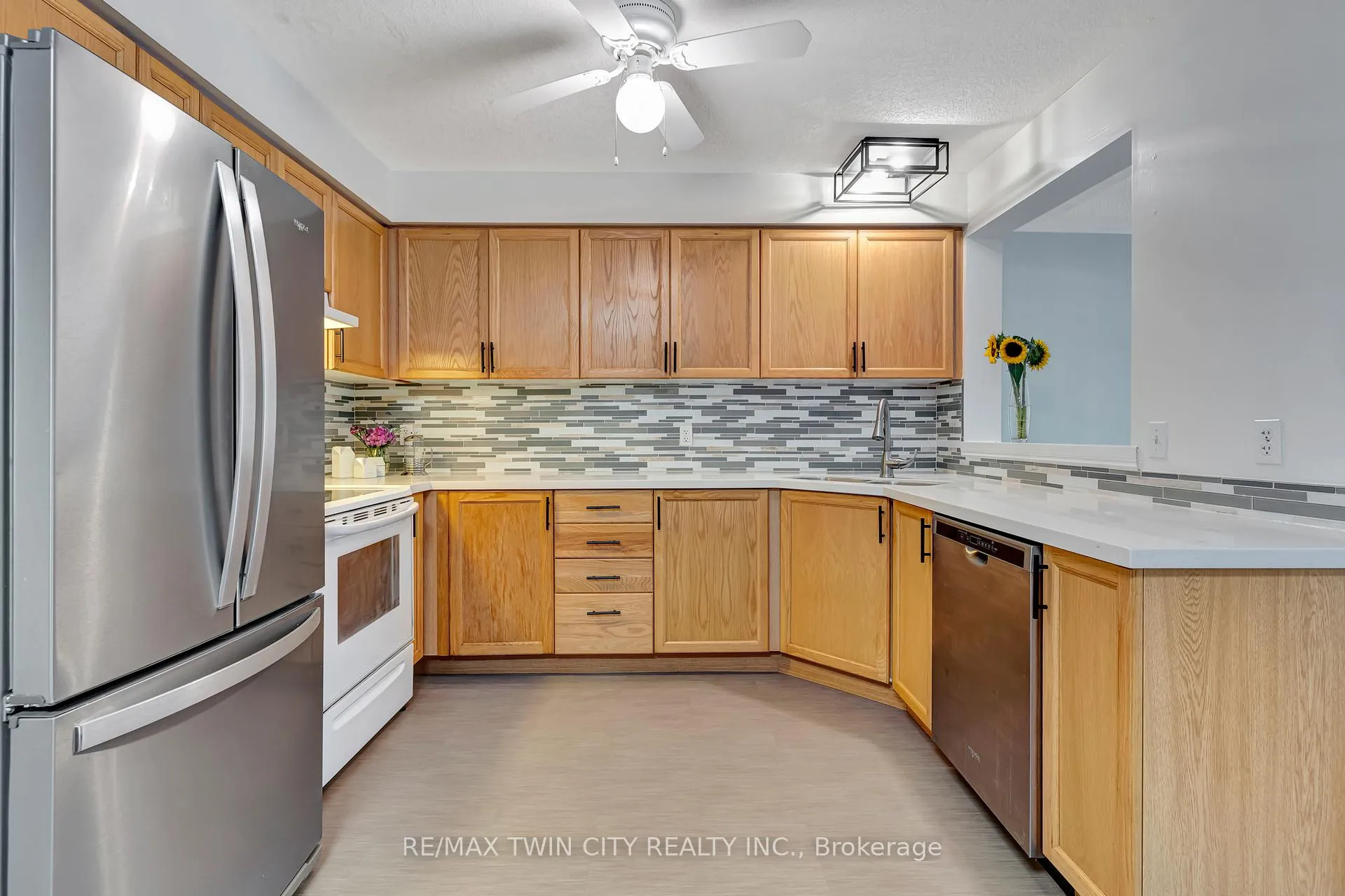 Photo 7 of 466 Annapolis Court, Waterloo — HOMEH