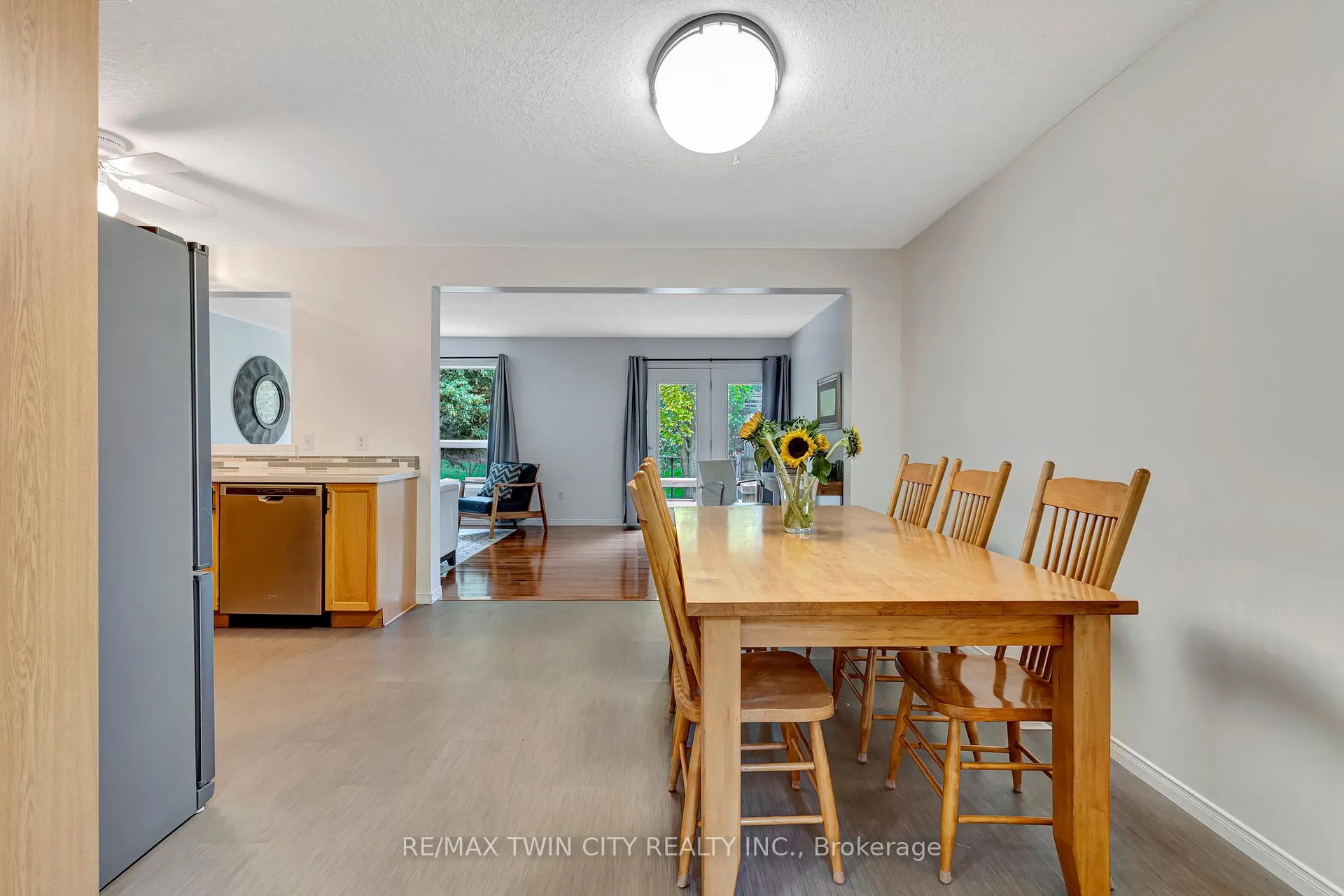 Photo 10 of 466 Annapolis Court, Waterloo — HOMEH