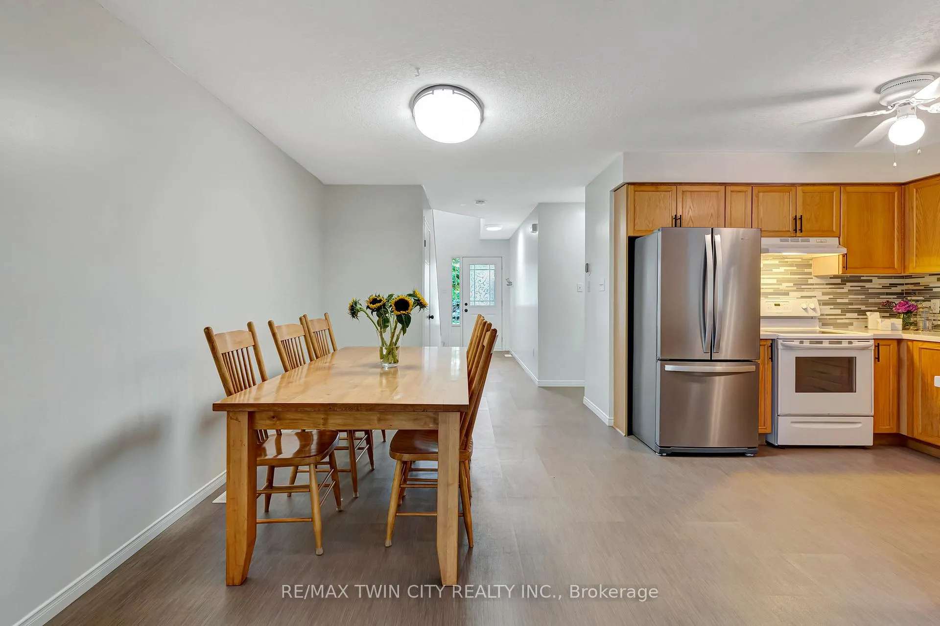 Photo 11 of 466 Annapolis Court, Waterloo — HOMEH