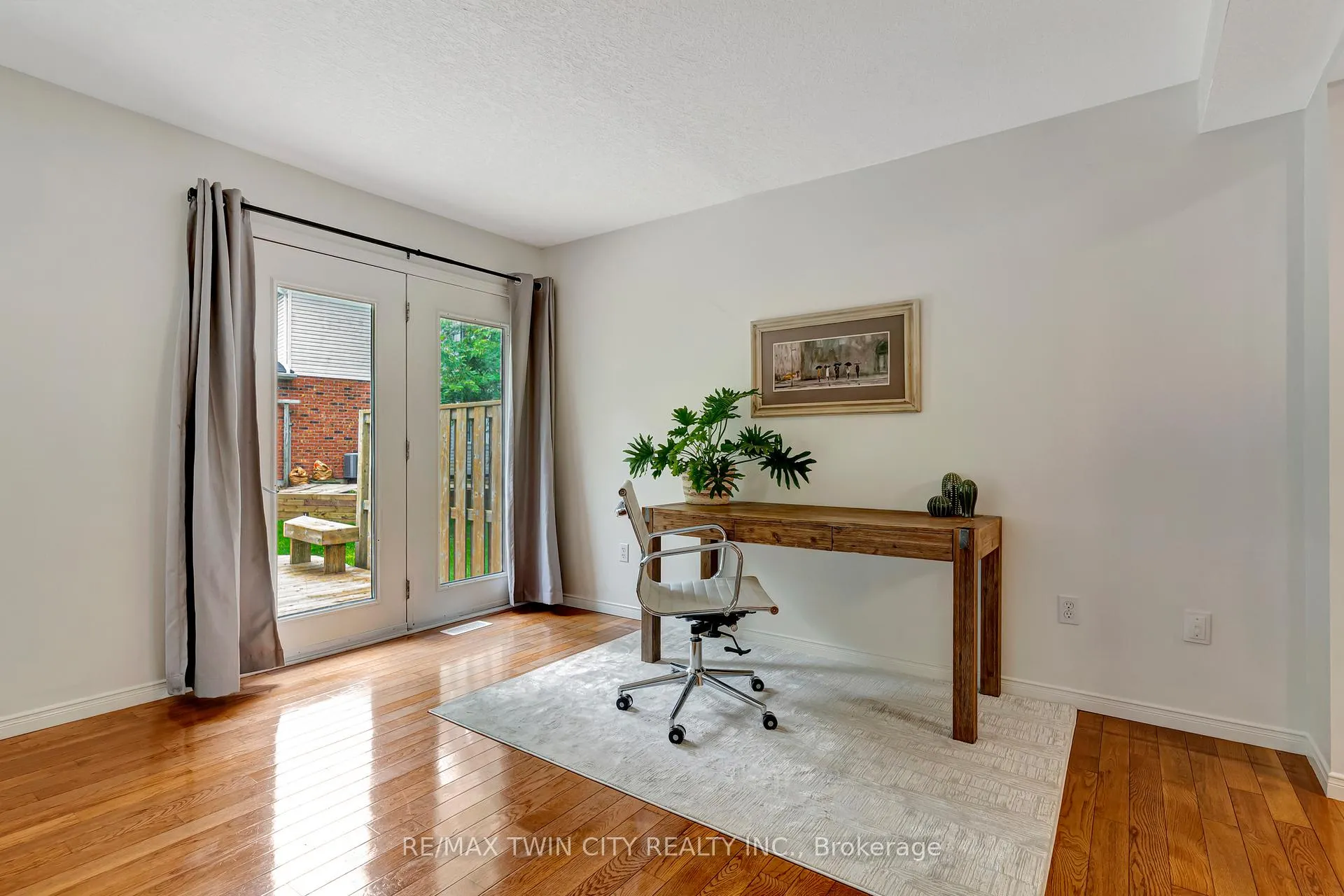Photo 16 of 466 Annapolis Court, Waterloo — HOMEH
