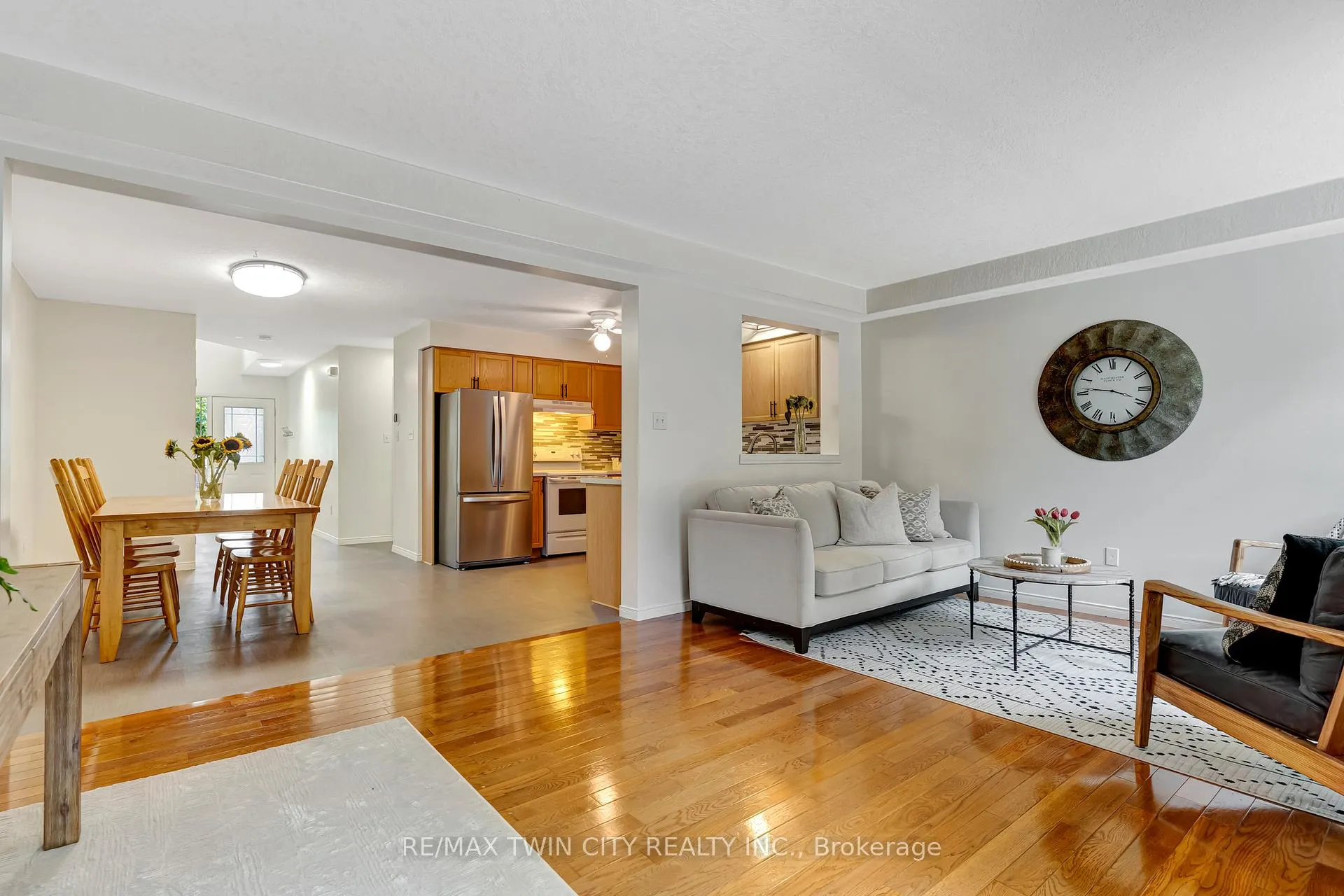 Photo 17 of 466 Annapolis Court, Waterloo — HOMEH