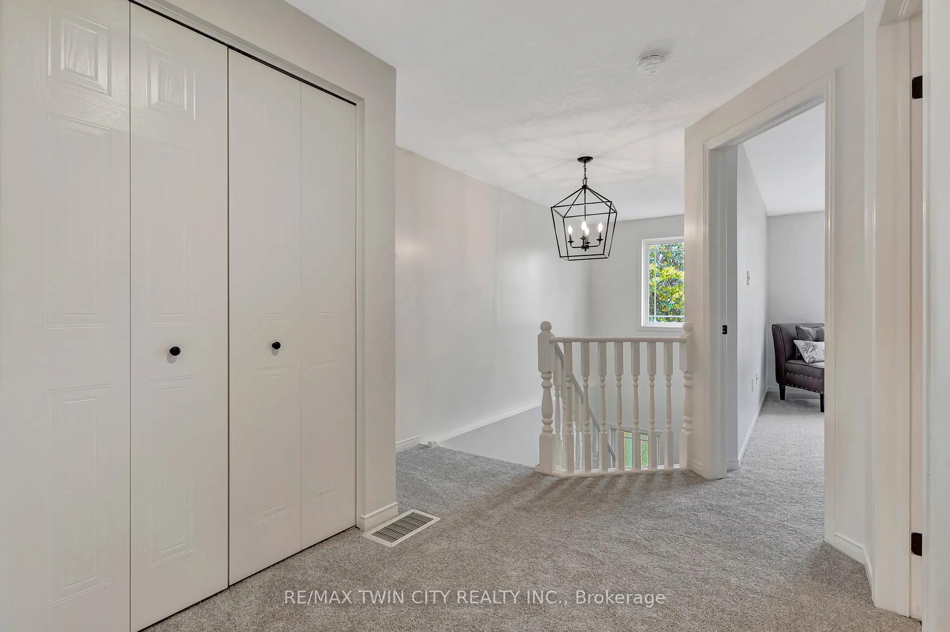 Photo 18 of 466 Annapolis Court, Waterloo — HOMEH