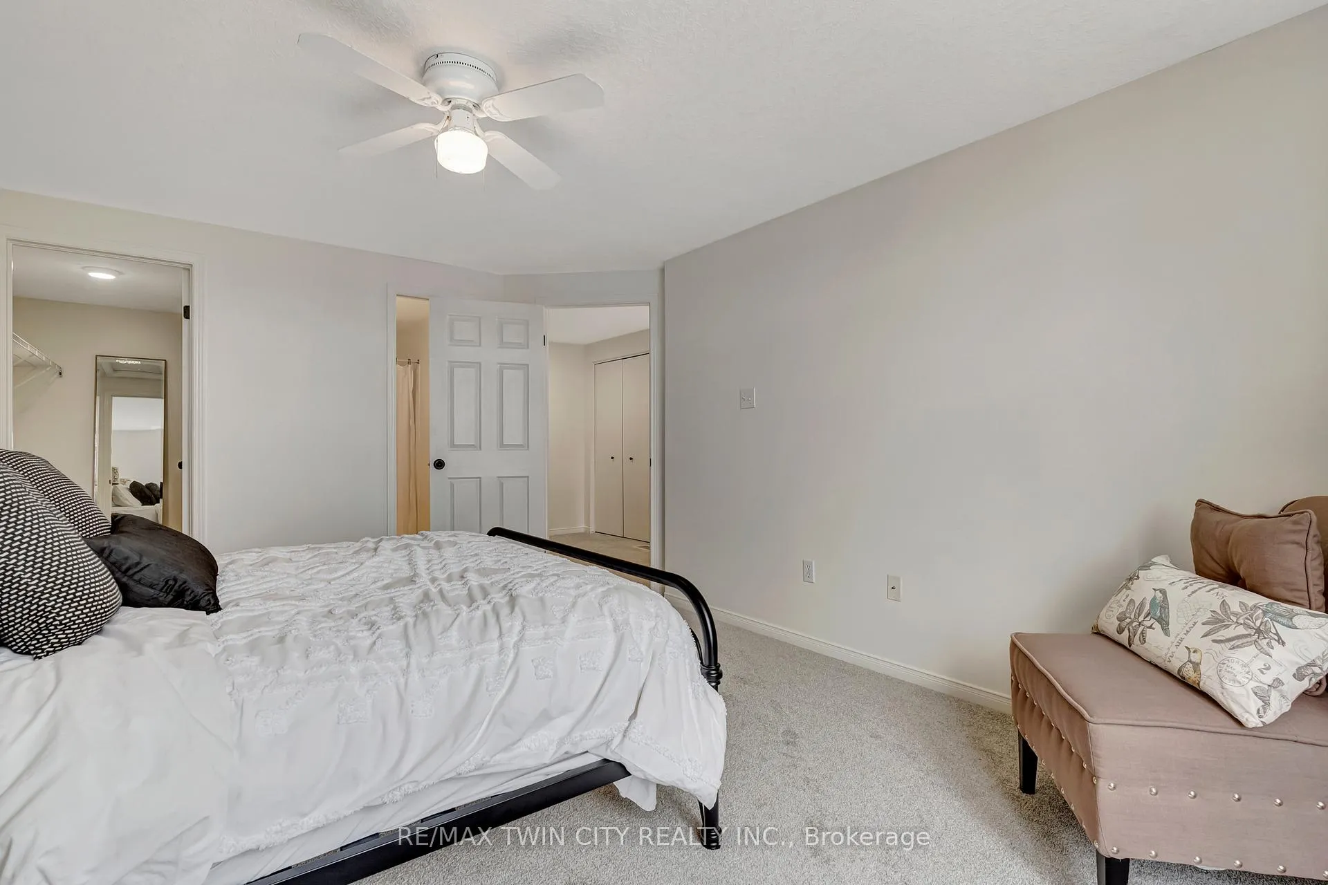 Photo 22 of 466 Annapolis Court, Waterloo — HOMEH