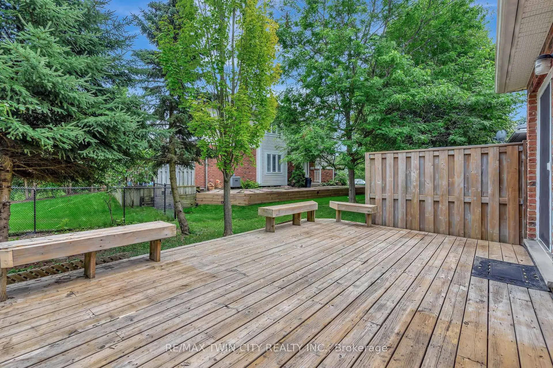 Photo 34 of 466 Annapolis Court, Waterloo — HOMEH
