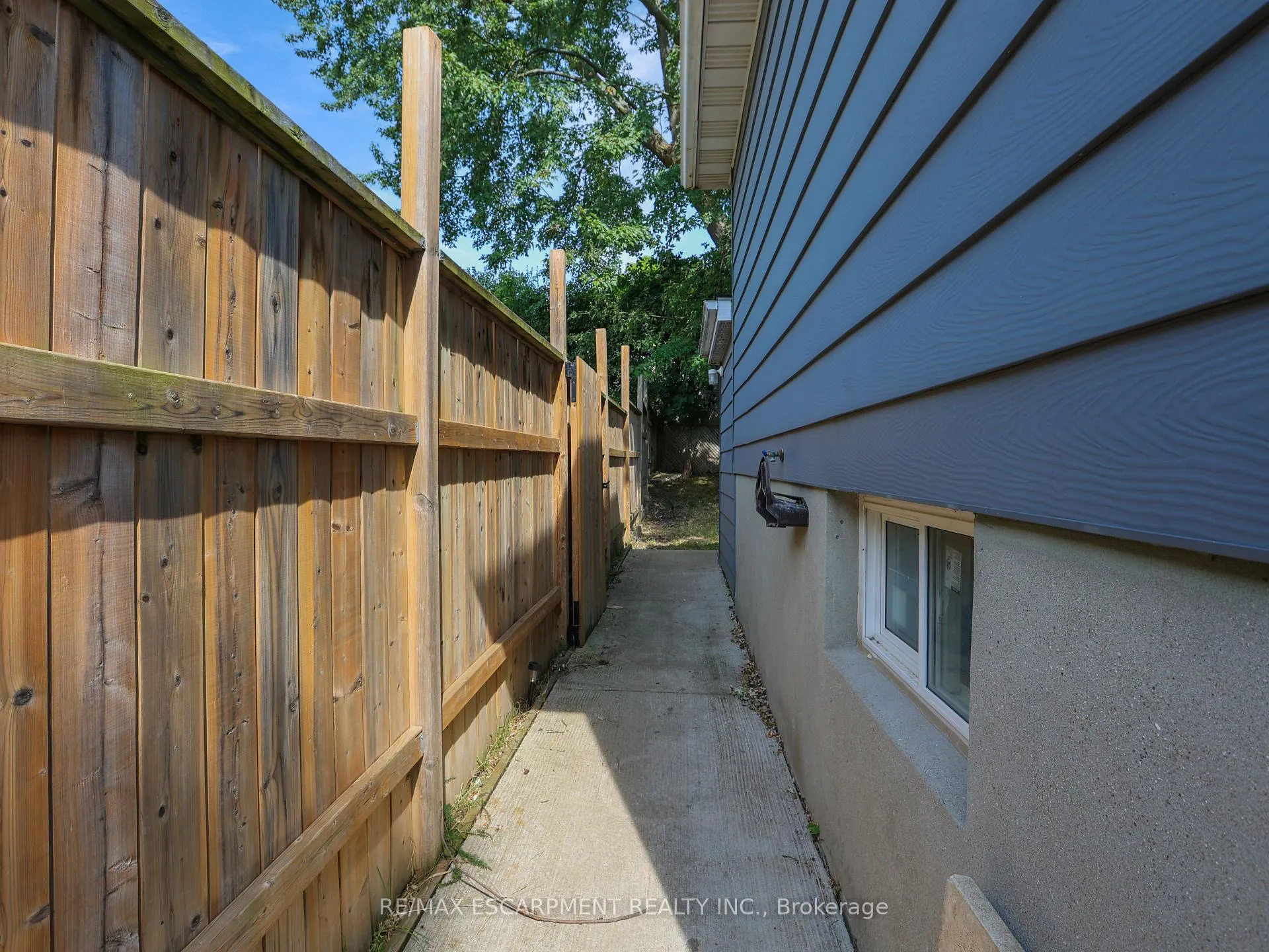 Photo 6 of 169 Pinedale Drive, Kitchener — HOMEH