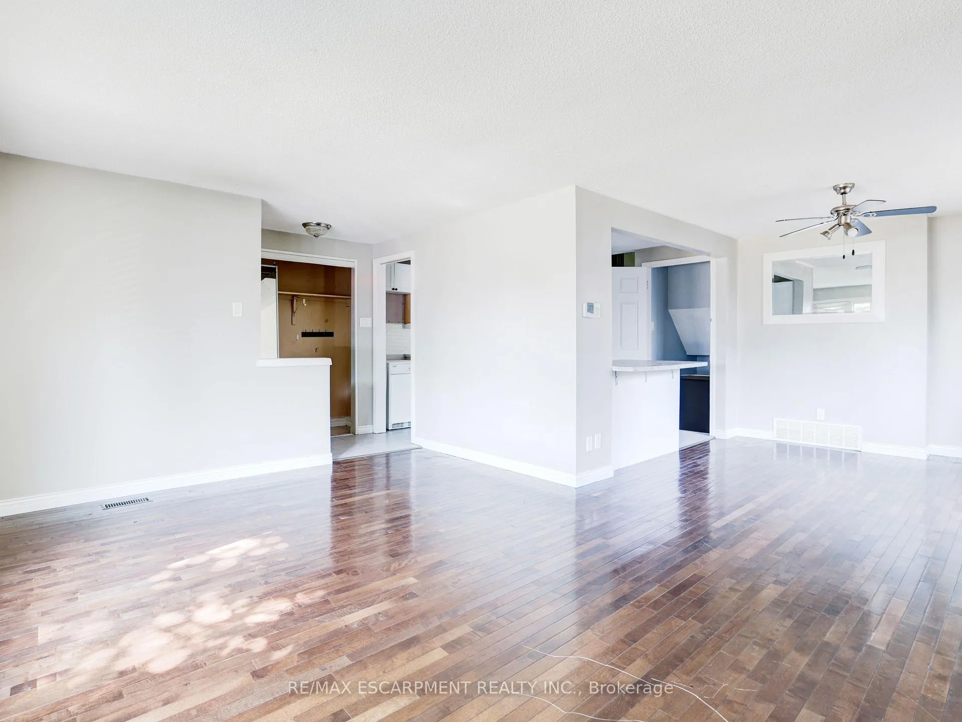 Photo 10 of 169 Pinedale Drive, Kitchener — HOMEH