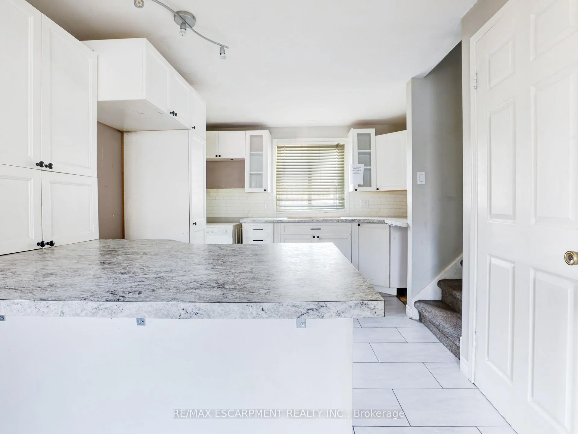 Photo 14 of 169 Pinedale Drive, Kitchener — HOMEH