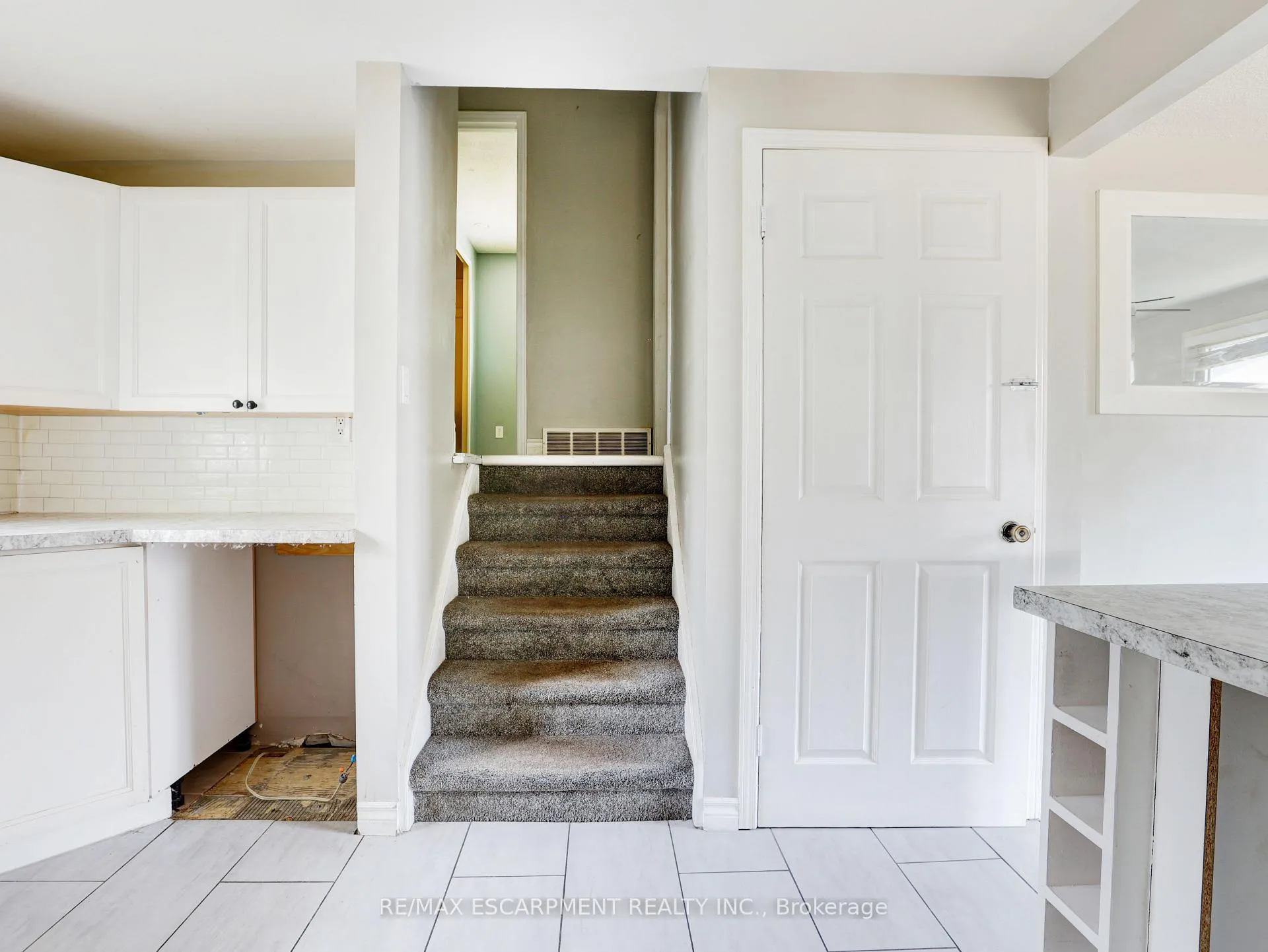 Photo 17 of 169 Pinedale Drive, Kitchener — HOMEH
