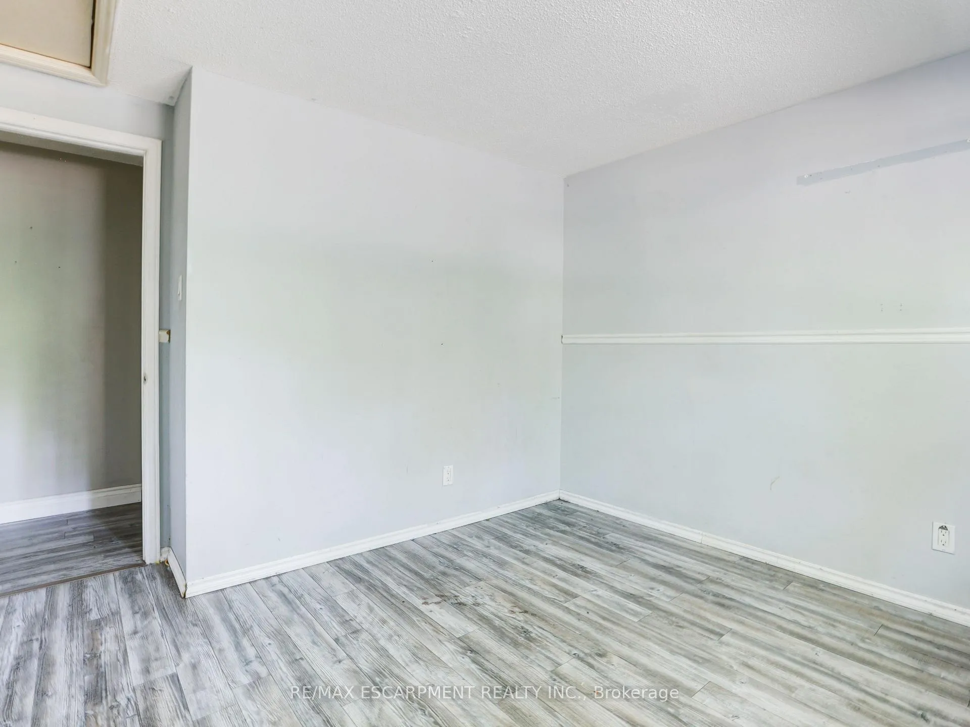 Photo 23 of 169 Pinedale Drive, Kitchener — HOMEH