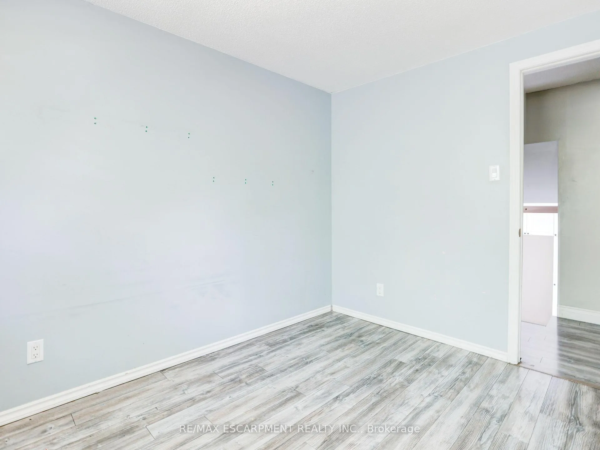 Photo 25 of 169 Pinedale Drive, Kitchener — HOMEH