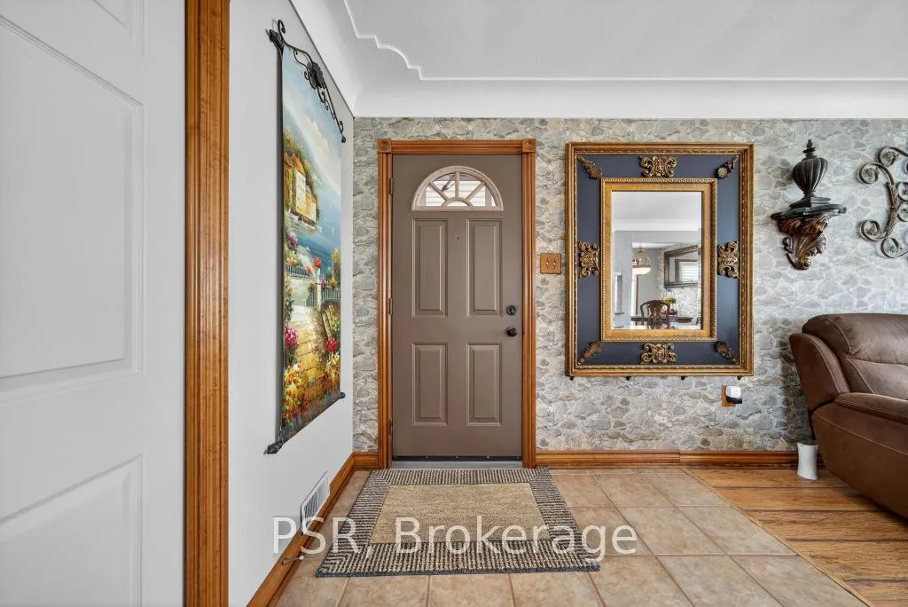 Photo 5 of 117 Sunrise Drive, Hamilton, Greenford — HOMEH