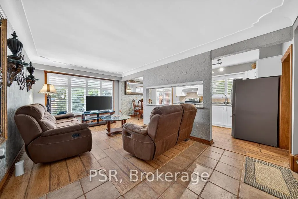Photo 6 of 117 Sunrise Drive, Hamilton, Greenford — HOMEH