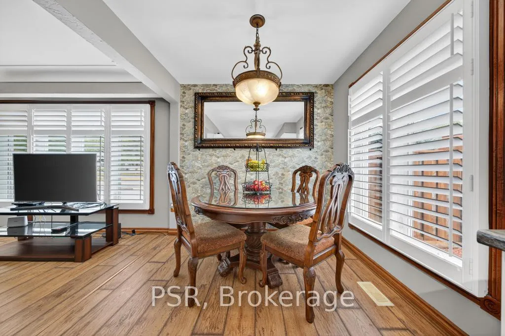 Photo 10 of 117 Sunrise Drive, Hamilton, Greenford — HOMEH