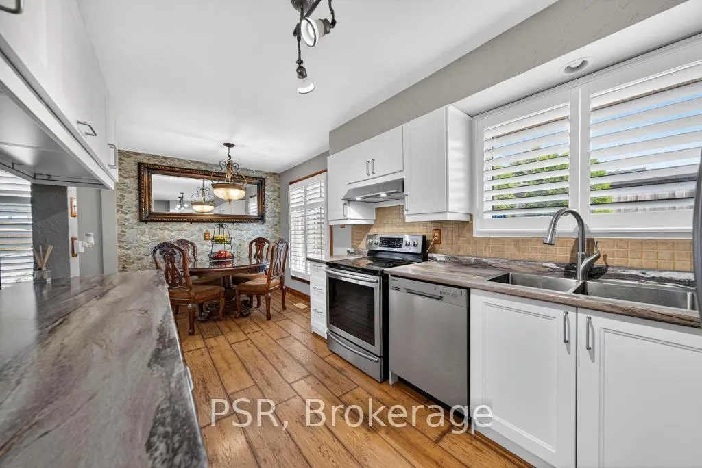 Photo 15 of 117 Sunrise Drive, Hamilton, Greenford — HOMEH