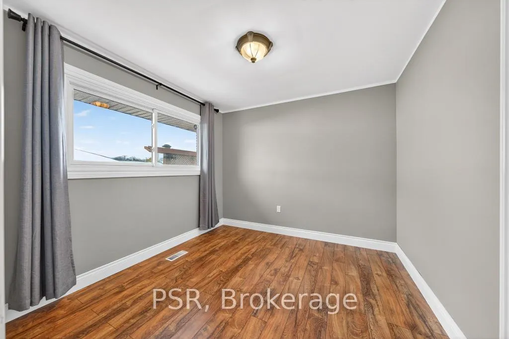 Photo 20 of 117 Sunrise Drive, Hamilton, Greenford — HOMEH