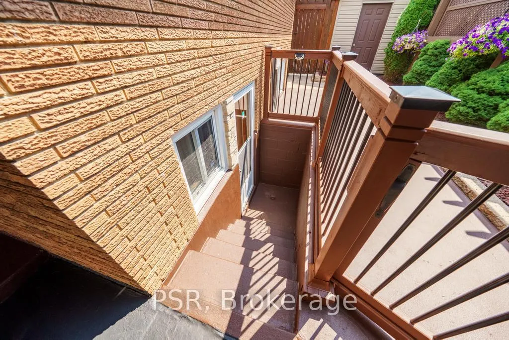 Photo 32 of 117 Sunrise Drive, Hamilton, Greenford — HOMEH