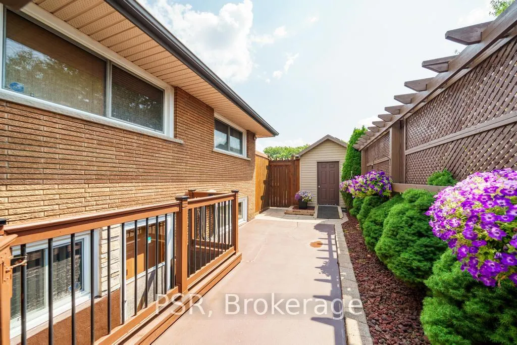 Photo 33 of 117 Sunrise Drive, Hamilton, Greenford — HOMEH