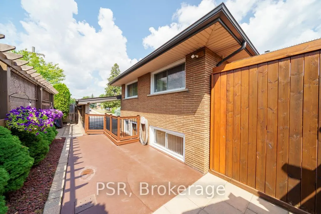 Photo 34 of 117 Sunrise Drive, Hamilton, Greenford — HOMEH
