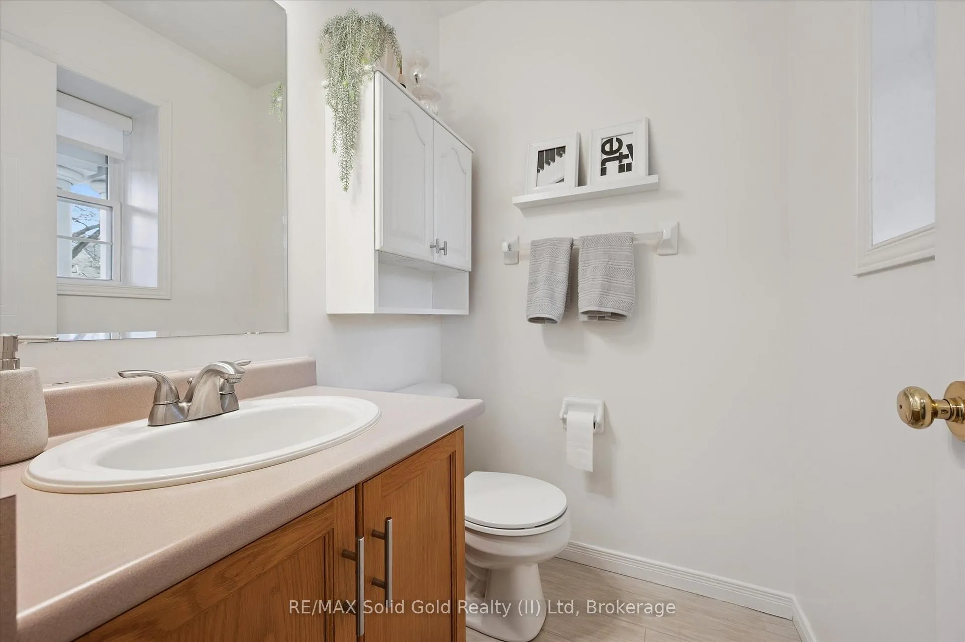 Photo 8 of 596 Canso Place, Waterloo — HOMEH