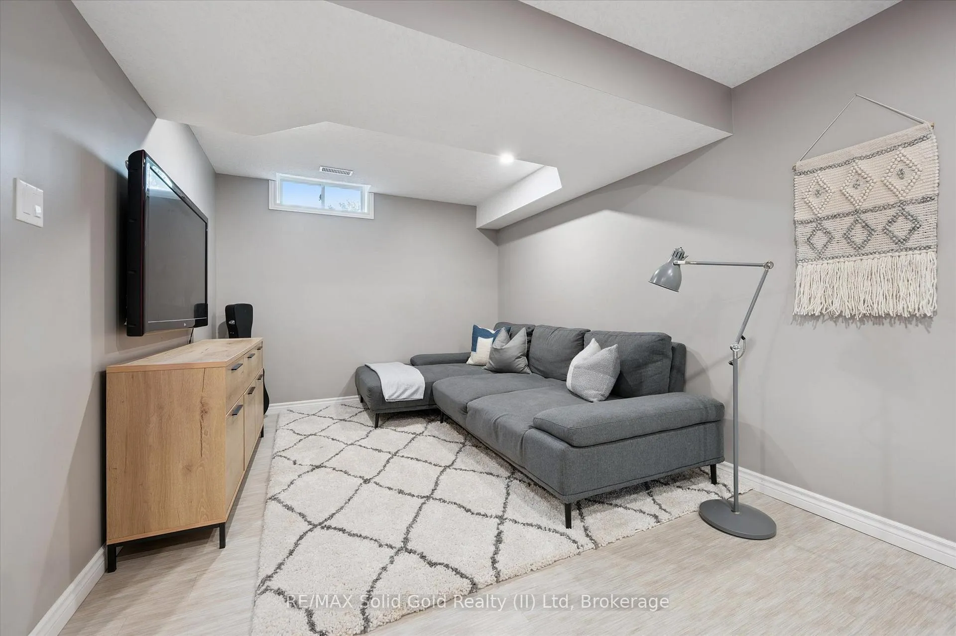 Photo 32 of 596 Canso Place, Waterloo — HOMEH