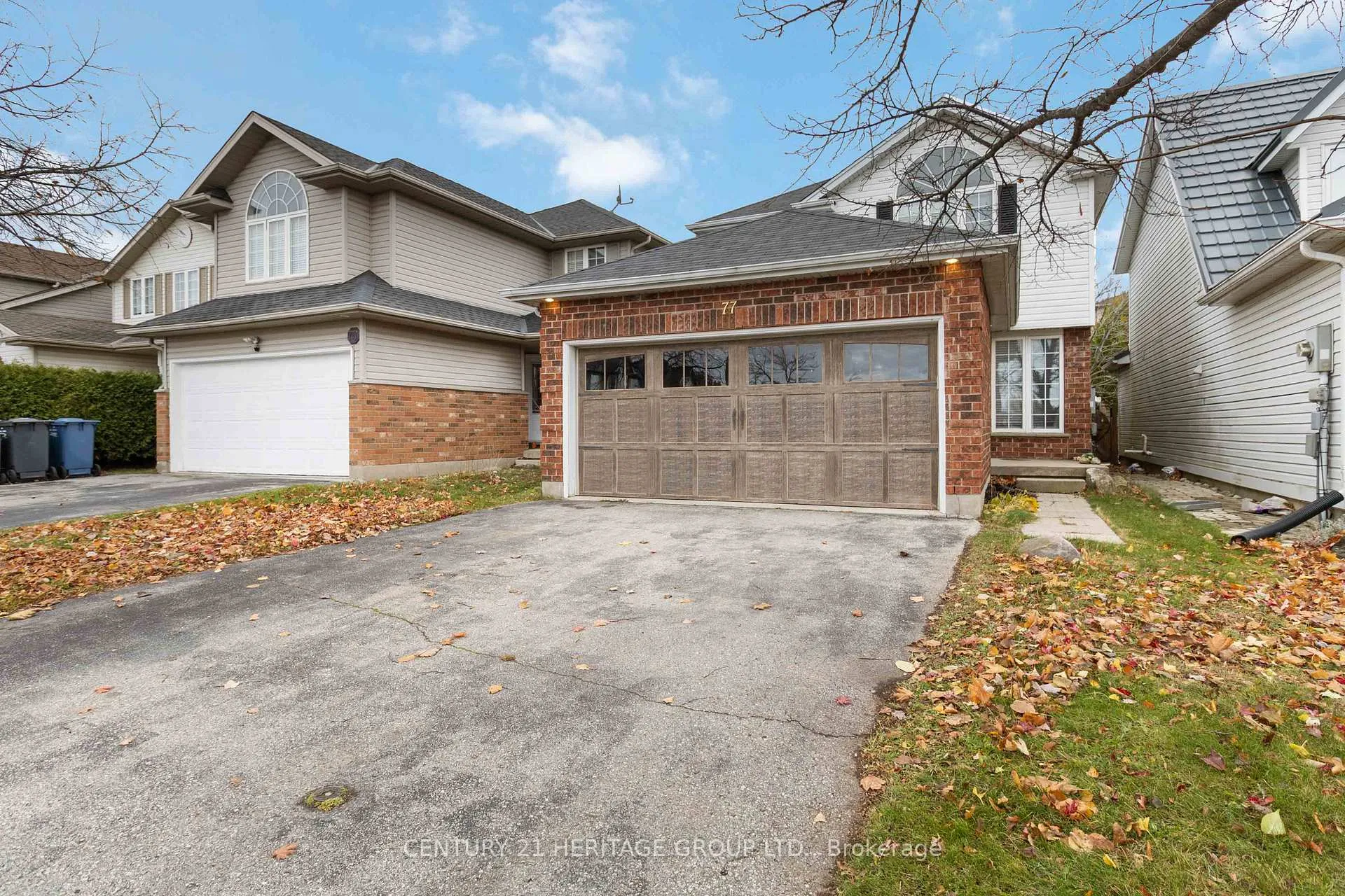 Photo 2 of 77 Doyle Drive, Guelph, Clairfields/Hanlon Business Park — HOMEH