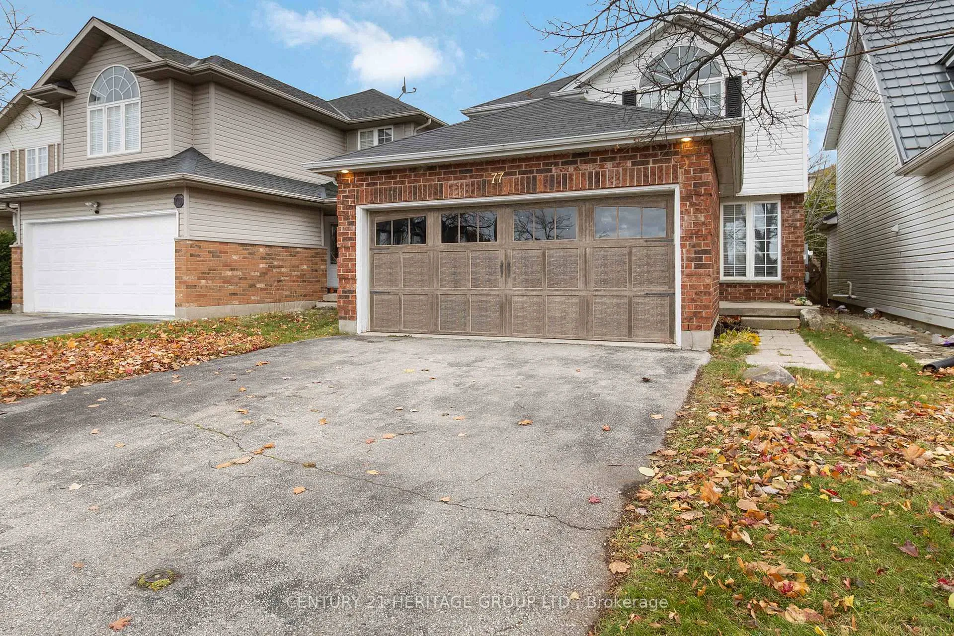 Photo 3 of 77 Doyle Drive, Guelph, Clairfields/Hanlon Business Park — HOMEH
